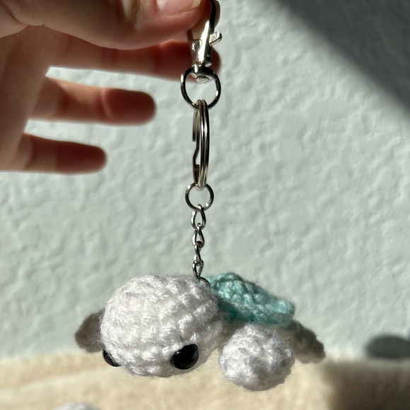 Handmade crochet baby sea turtle keychain hand crochet amigurumi sea turtle - Picture 7 of 7